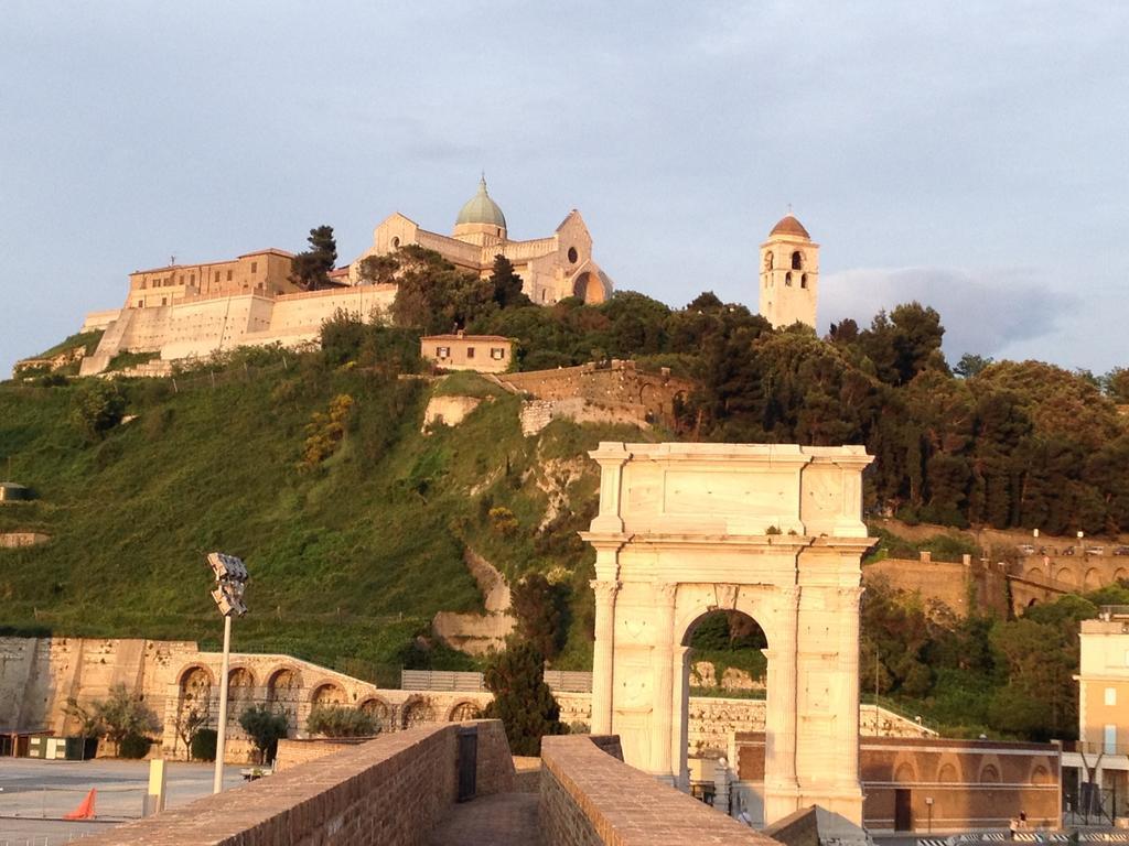 Il Guasco Rooms Ancona Bagian luar foto